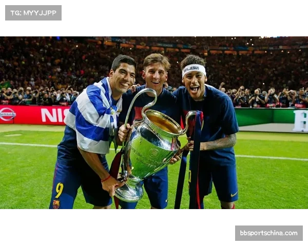 恩里克短传配合体系运转流畅，巴黎中场控制力支撑进攻多样性